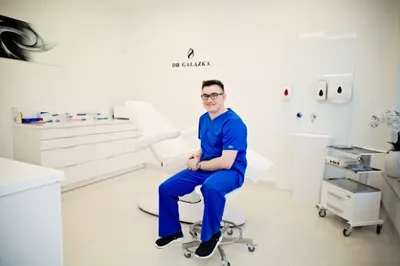 lek. Damian Gałązka, Chirurg